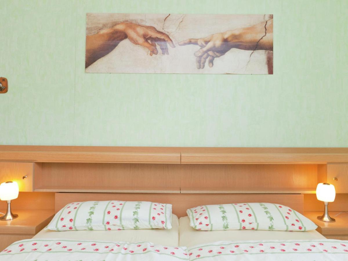 Apartment Near The Nurburgring With Terrace Hillesheim  Room photo